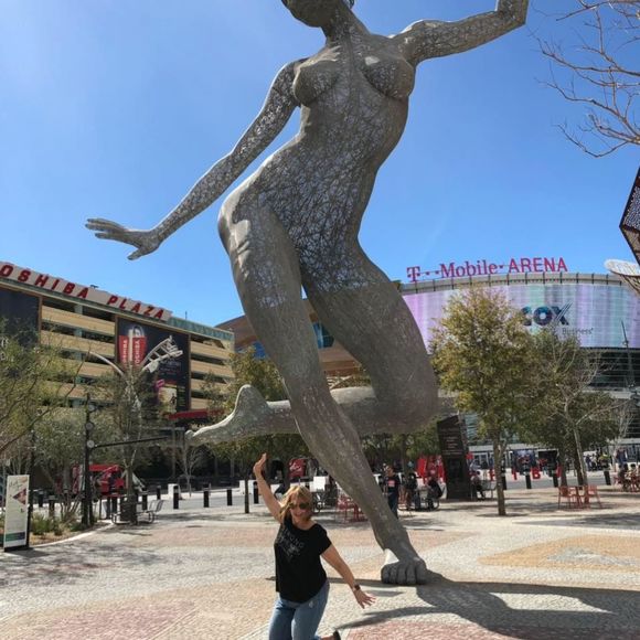 Meet your Posher, Robyn - Picture 1 of 1